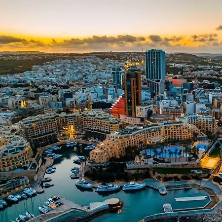 3br In Spinola Bay With Sunny Balcony And Ac Appartamento *